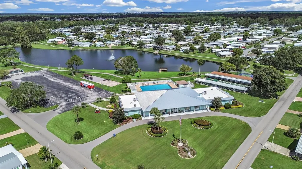 4909 Foxwood Lake Drive Lakeland FL 33810