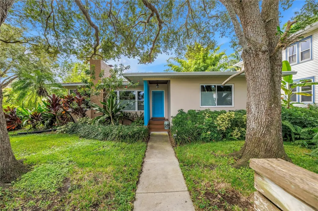 256 19th Avenue NE St Petersburg FL 33704