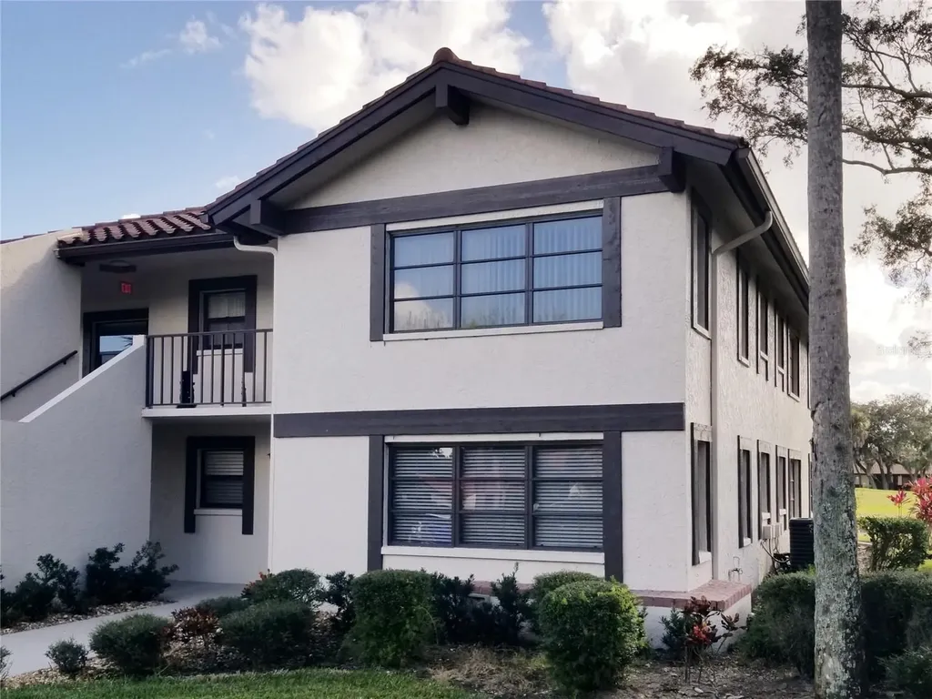 5630 Golf Pointe Drive Sarasota FL 34243