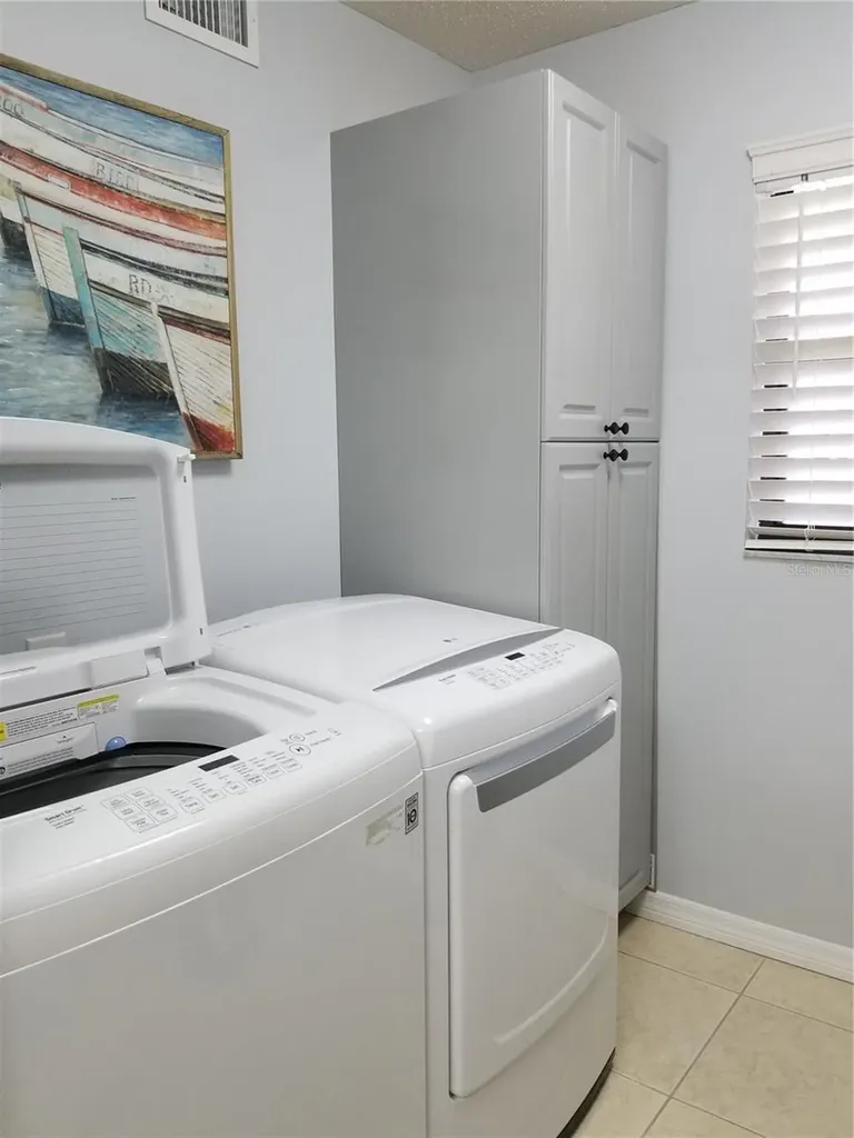 5630 Golf Pointe Drive Sarasota FL 34243