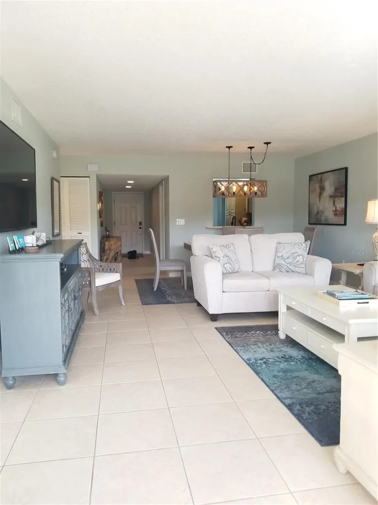 5630 Golf Pointe Drive Sarasota FL 34243