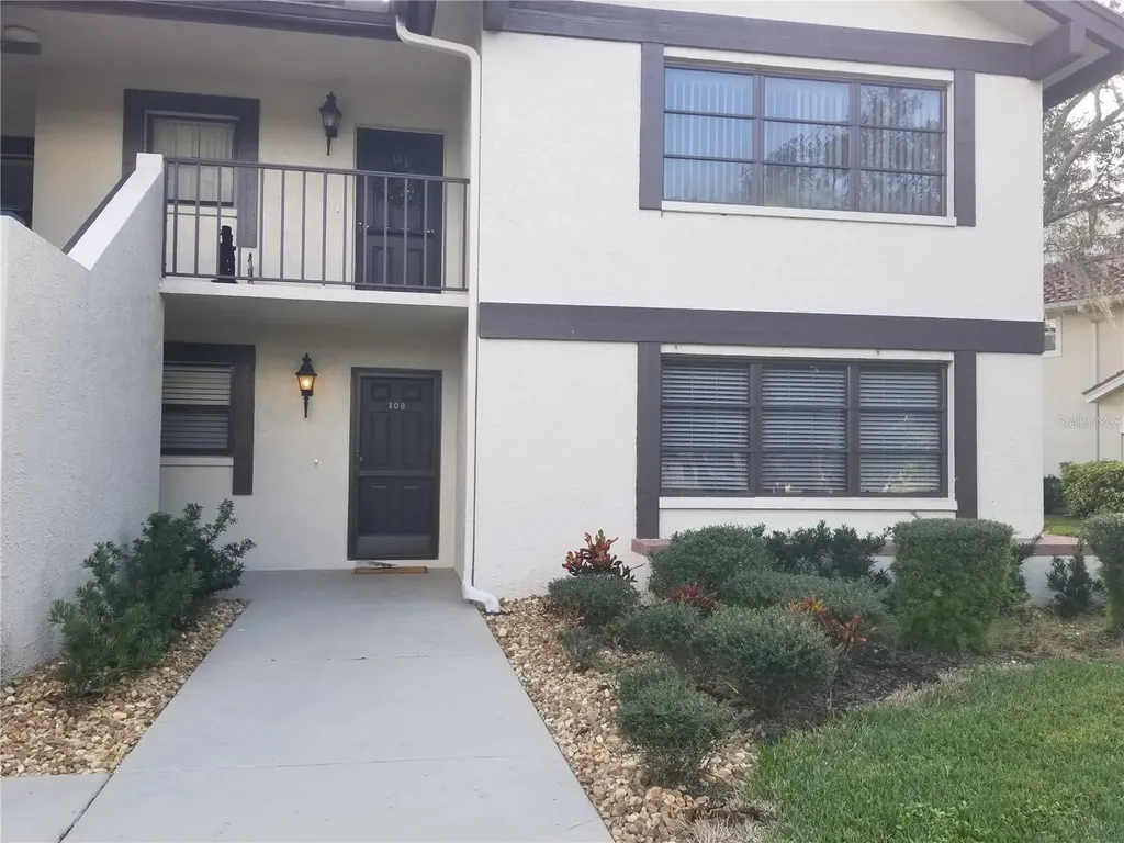 5630 Golf Pointe Drive Sarasota FL 34243