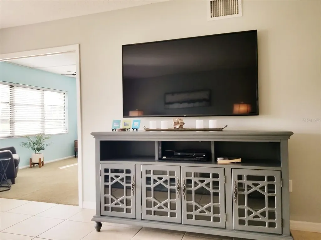 5630 Golf Pointe Drive Sarasota FL 34243