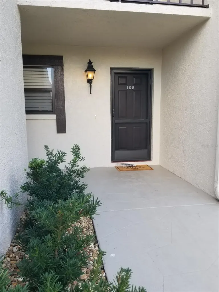 5630 Golf Pointe Drive Sarasota FL 34243