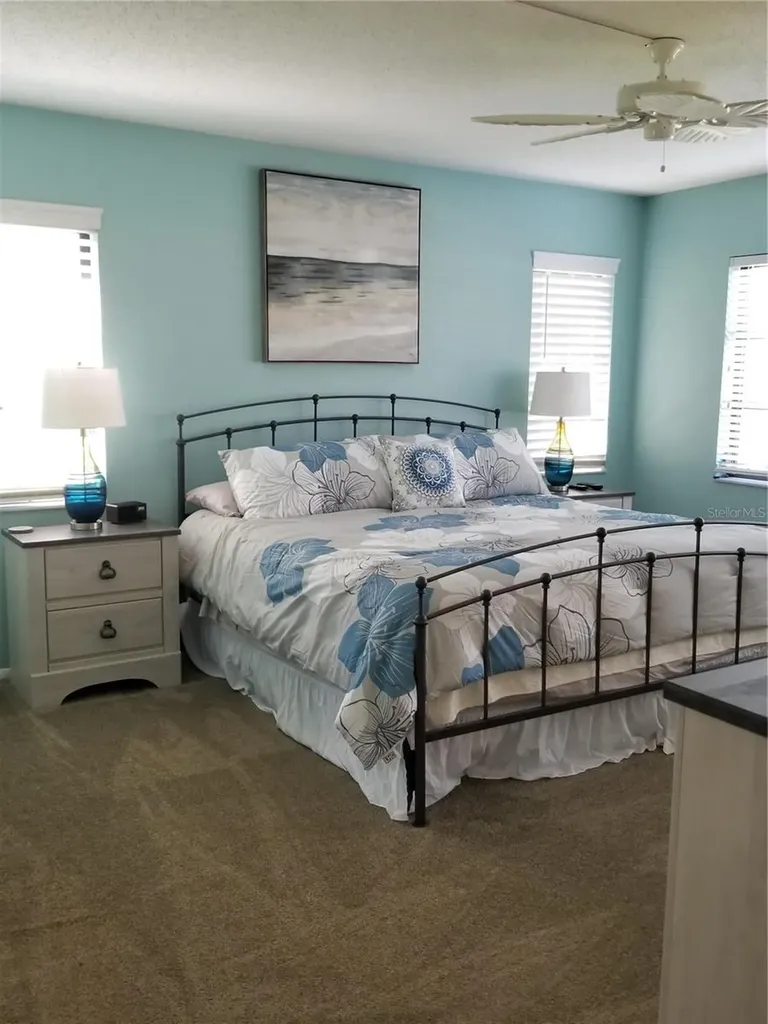 5630 Golf Pointe Drive Sarasota FL 34243