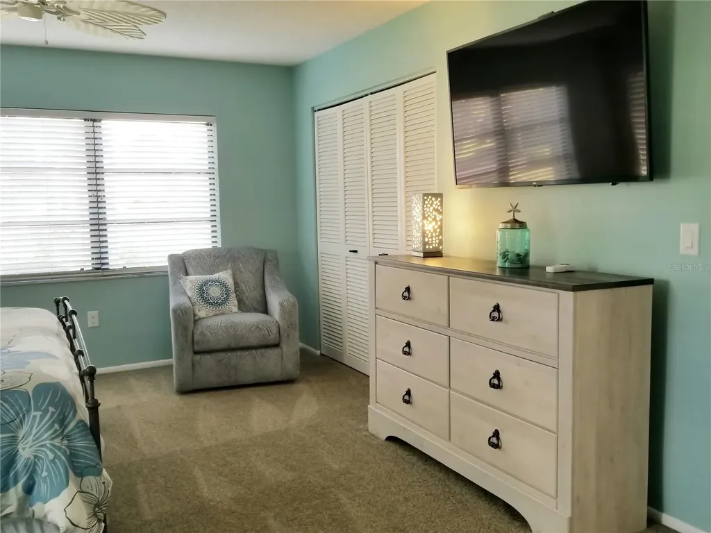 5630 Golf Pointe Drive Sarasota FL 34243