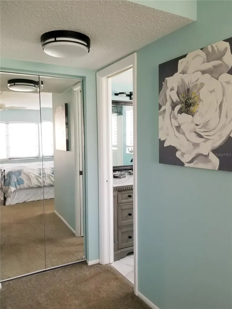 5630 Golf Pointe Drive Sarasota FL 34243