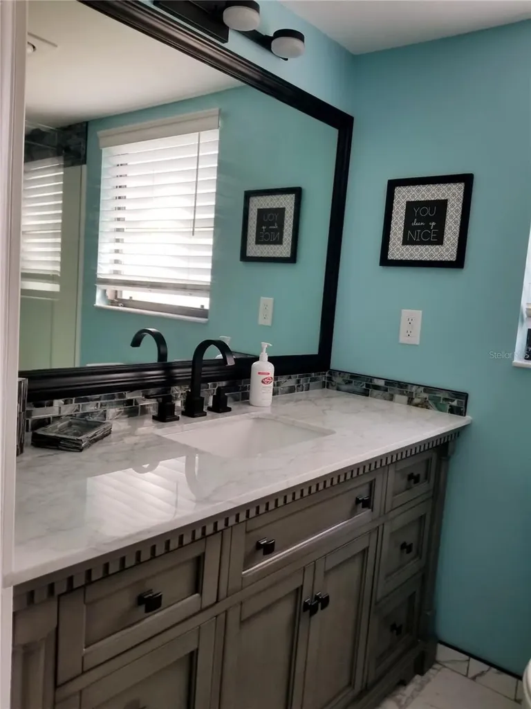 5630 Golf Pointe Drive Sarasota FL 34243