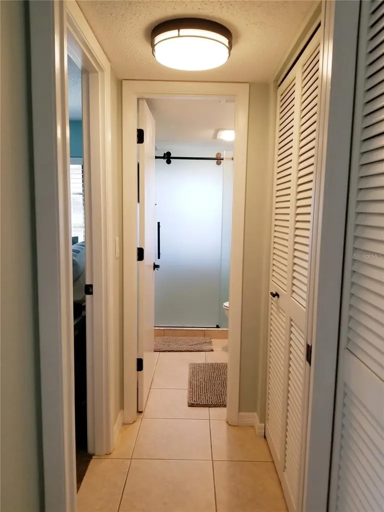 5630 Golf Pointe Drive Sarasota FL 34243