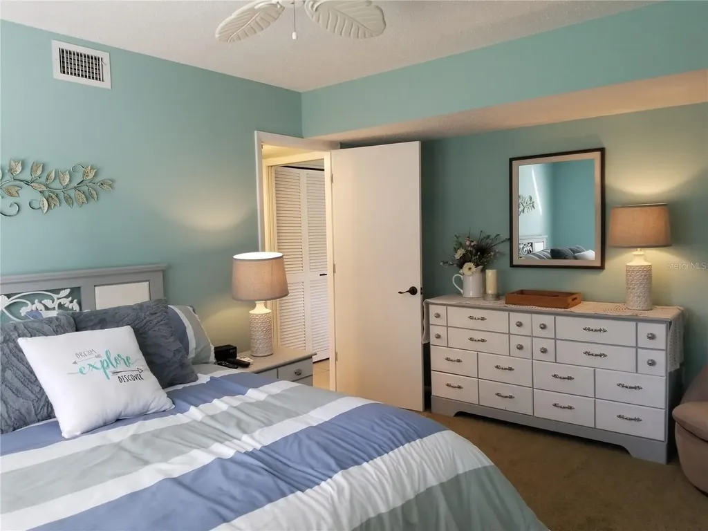 5630 Golf Pointe Drive Sarasota FL 34243
