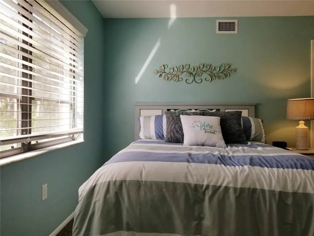 5630 Golf Pointe Drive Sarasota FL 34243
