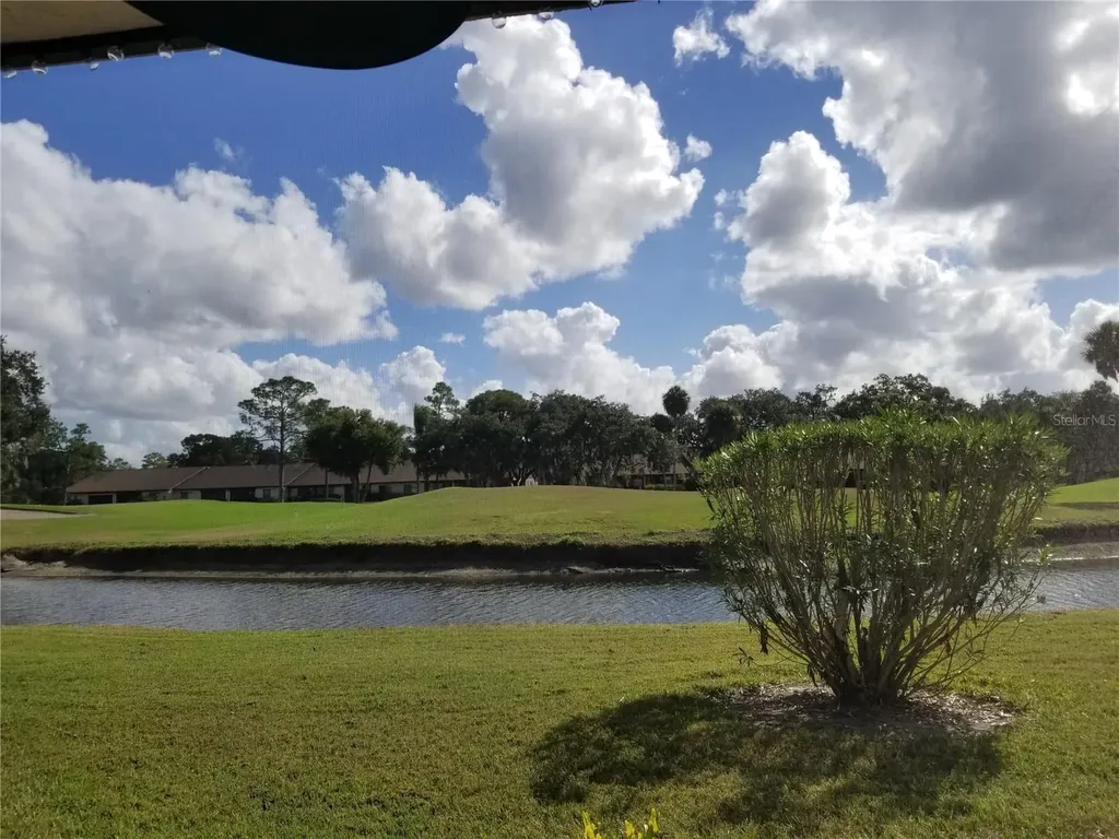 5630 Golf Pointe Drive Sarasota FL 34243