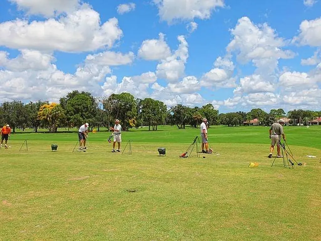 5630 Golf Pointe Drive Sarasota FL 34243