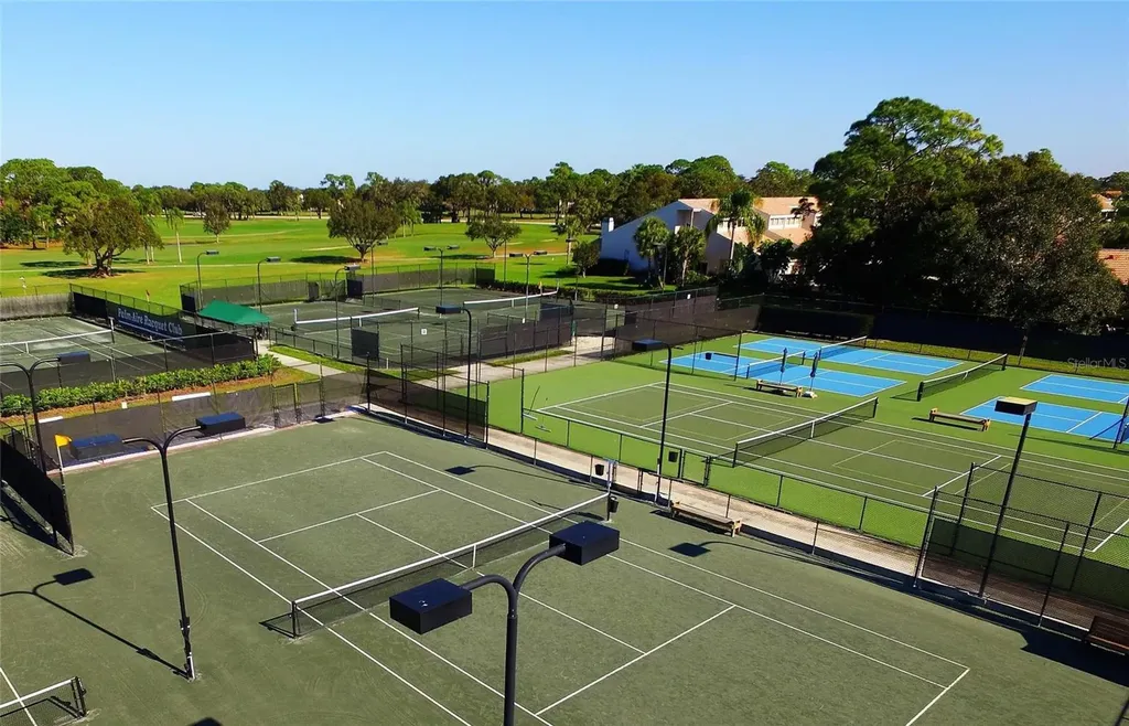 5630 Golf Pointe Drive Sarasota FL 34243