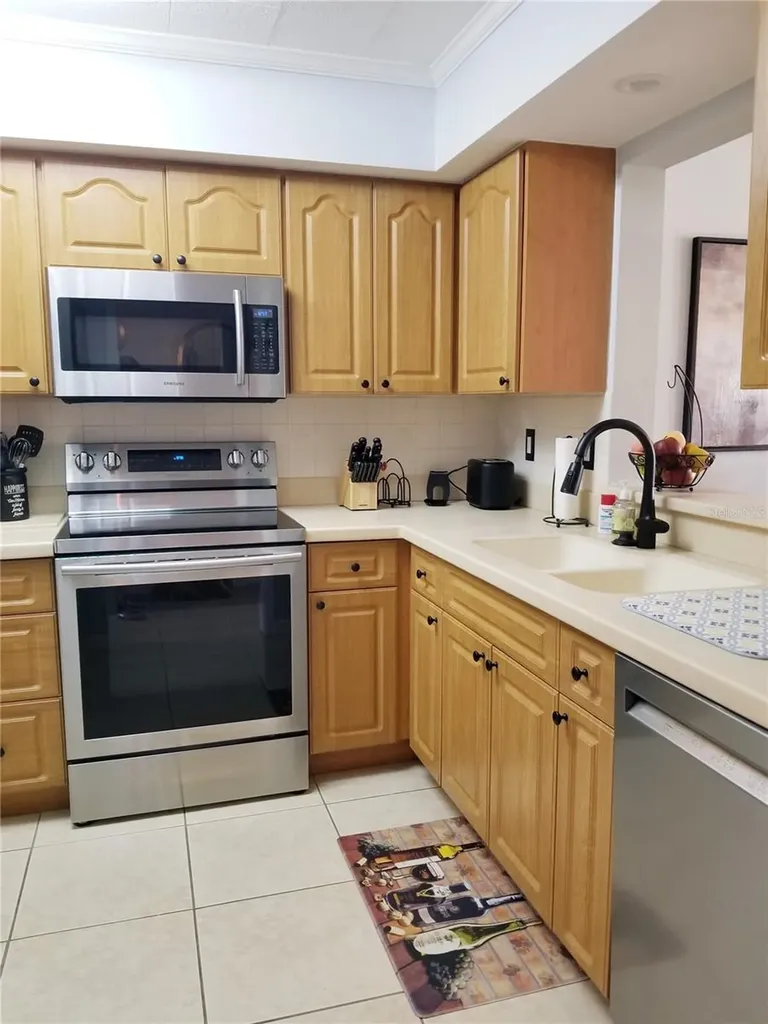 5630 Golf Pointe Drive Sarasota FL 34243