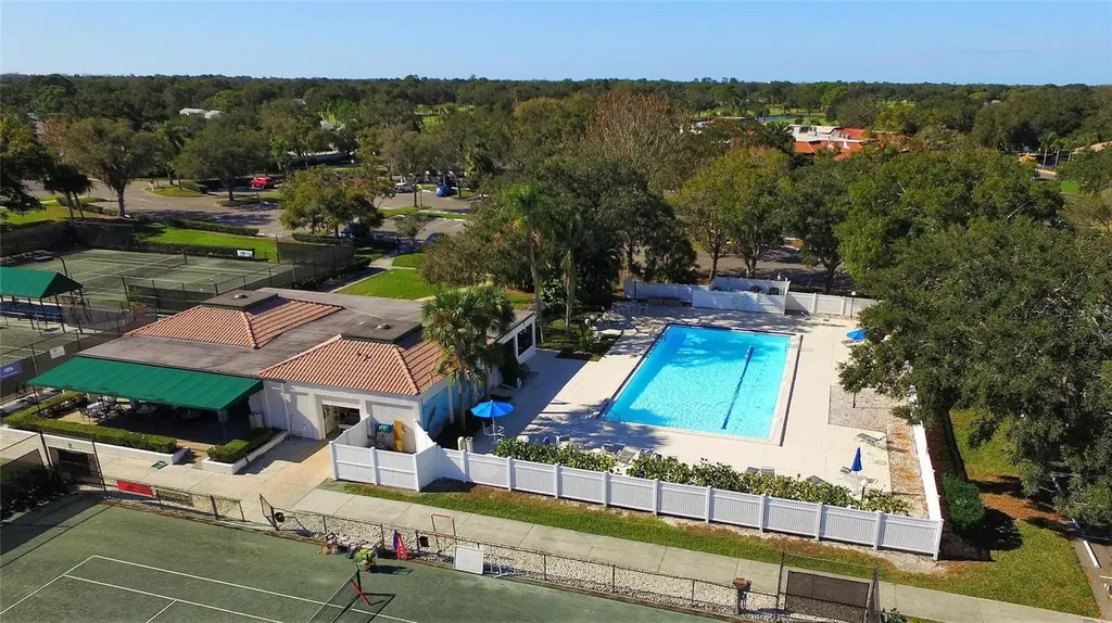 5630 Golf Pointe Drive Sarasota FL 34243
