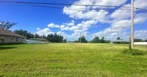 312 SW 15th Place Cape Coral FL 33991