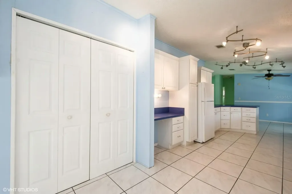472 Trout Lane Oldsmar FL 34677