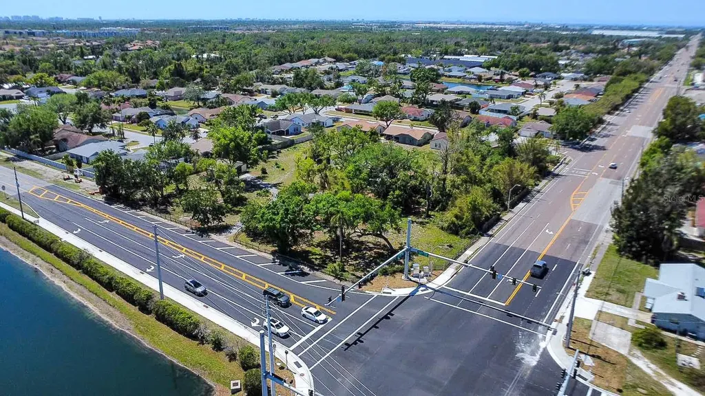 7720 Tuttle Avenue Sarasota FL 34243