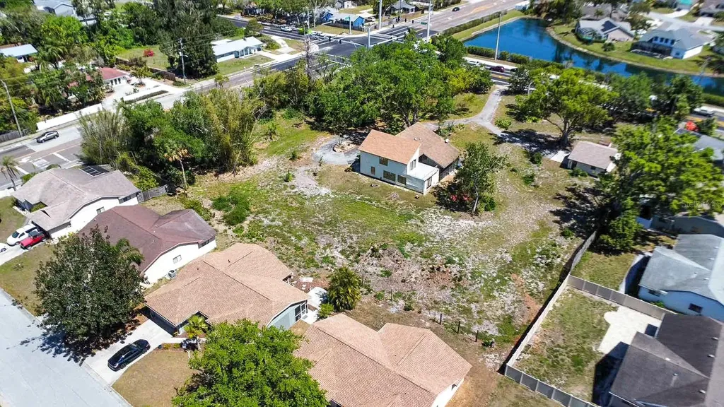 7720 Tuttle Avenue Sarasota FL 34243