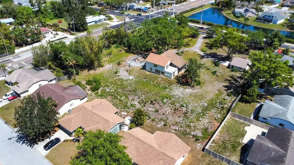7720 Tuttle Avenue Sarasota FL 34243