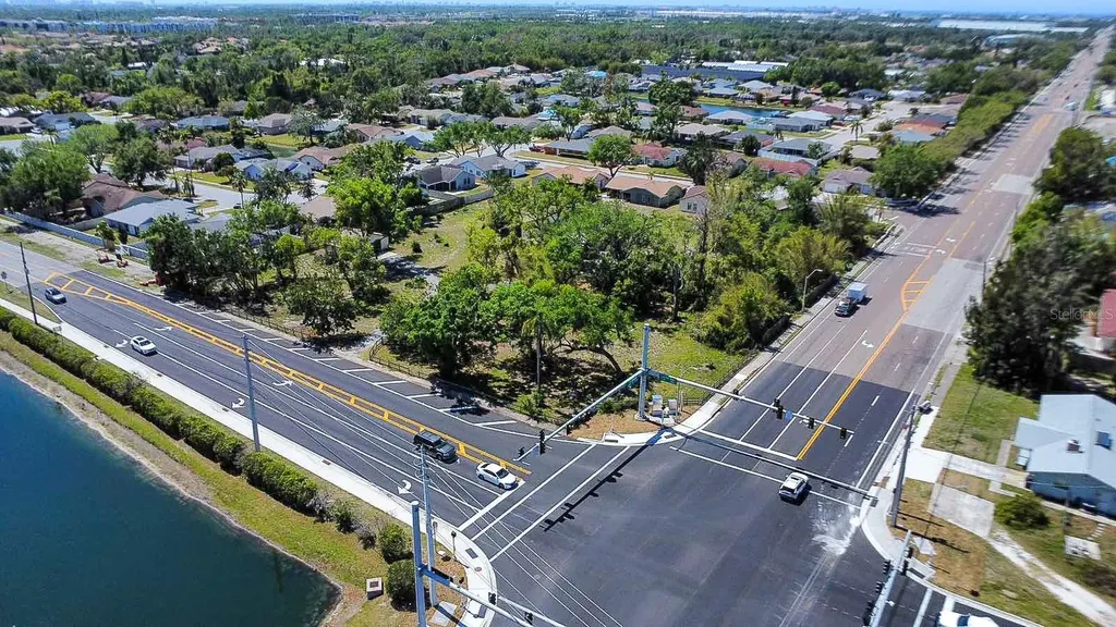 7720 Tuttle Avenue Sarasota FL 34243