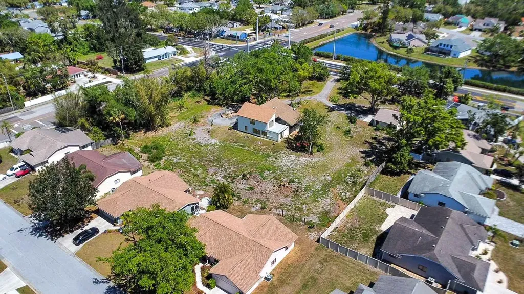 7720 Tuttle Avenue Sarasota FL 34243