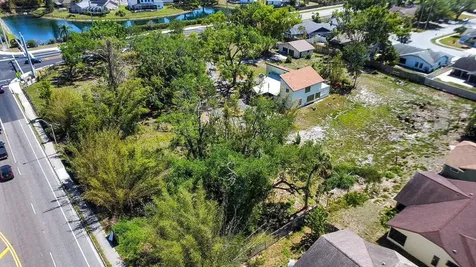7720 Tuttle Avenue Sarasota FL 34243