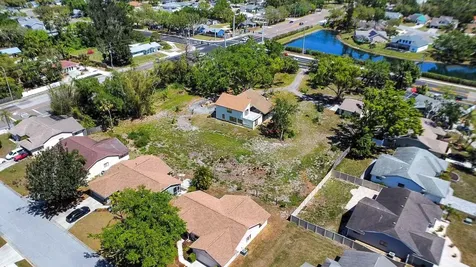 7720 Tuttle Avenue Sarasota FL 34243