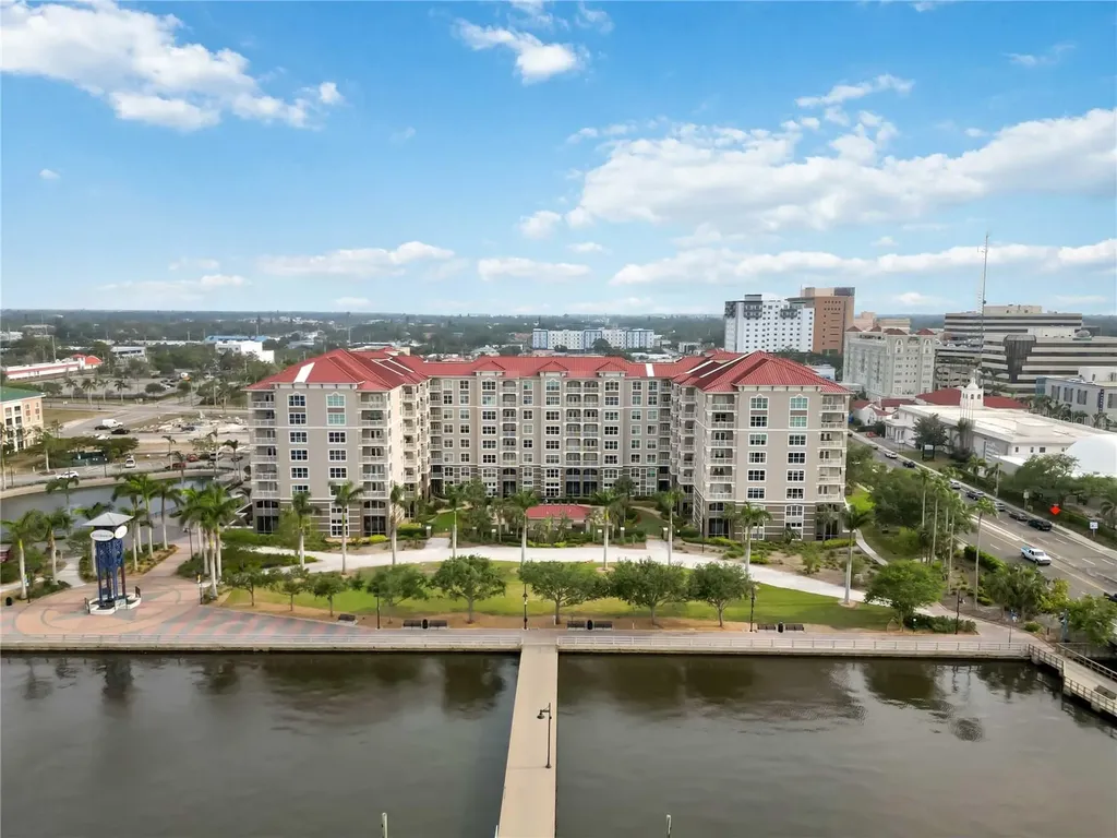 808 3rd Avenue W Bradenton FL 34205