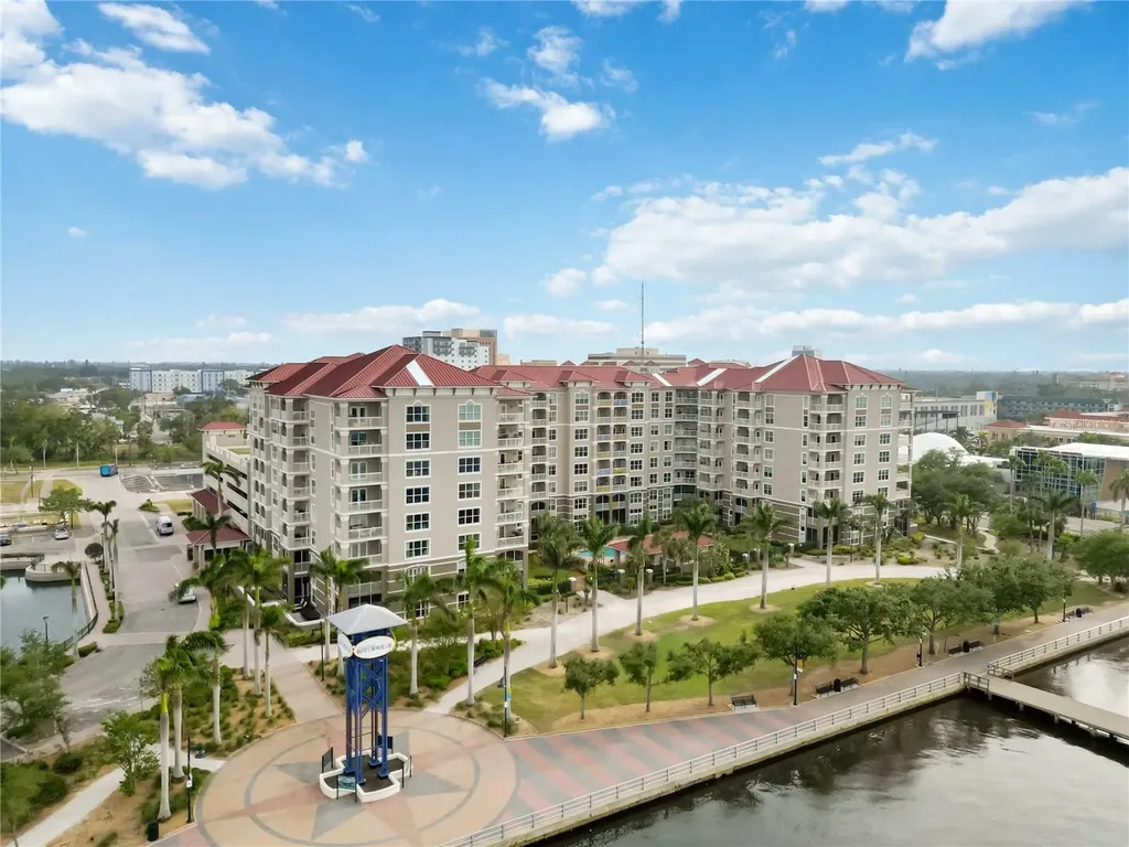808 3rd Avenue W Bradenton FL 34205