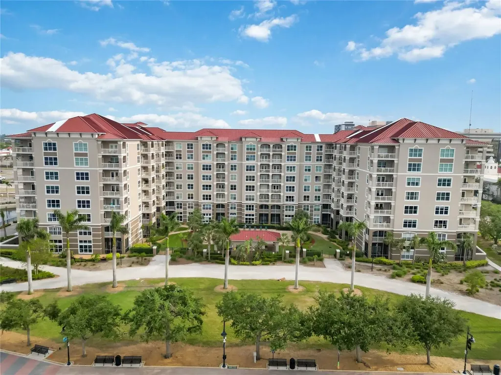 808 3rd Avenue W Bradenton FL 34205