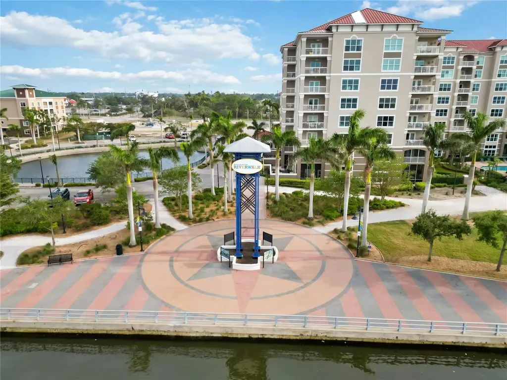 808 3rd Avenue W Bradenton FL 34205