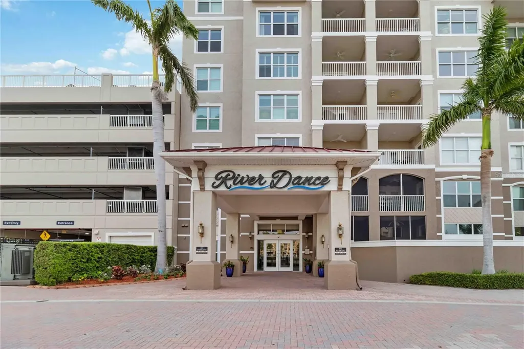 808 3rd Avenue W Bradenton FL 34205