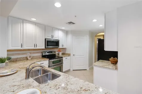 808 3rd Avenue W Bradenton FL 34205