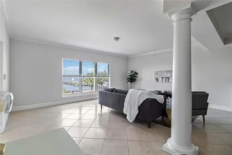 808 3rd Avenue W Bradenton FL 34205