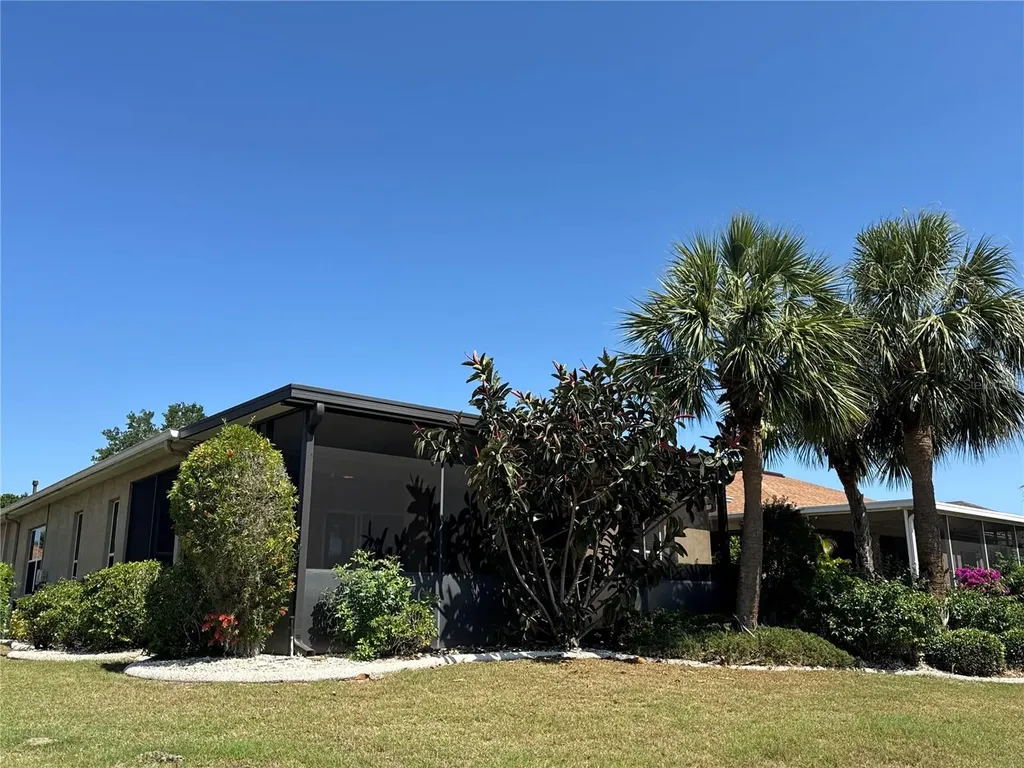 832 King Leon Way Sun City Center FL 33573