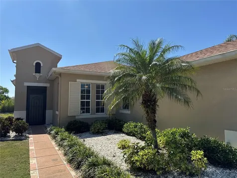 832 King Leon Way Sun City Center FL 33573