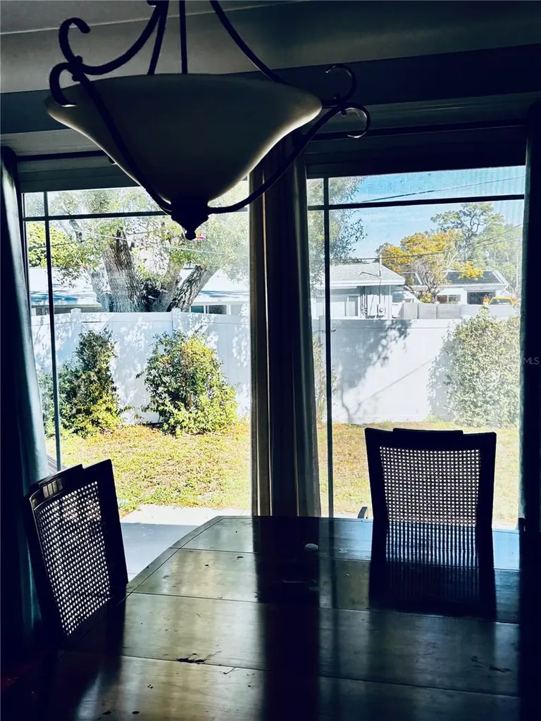 6221 13th Avenue N St Petersburg FL 33710