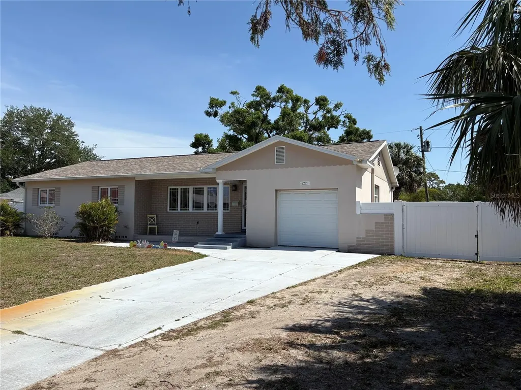 6221 13th Avenue N St Petersburg FL 33710