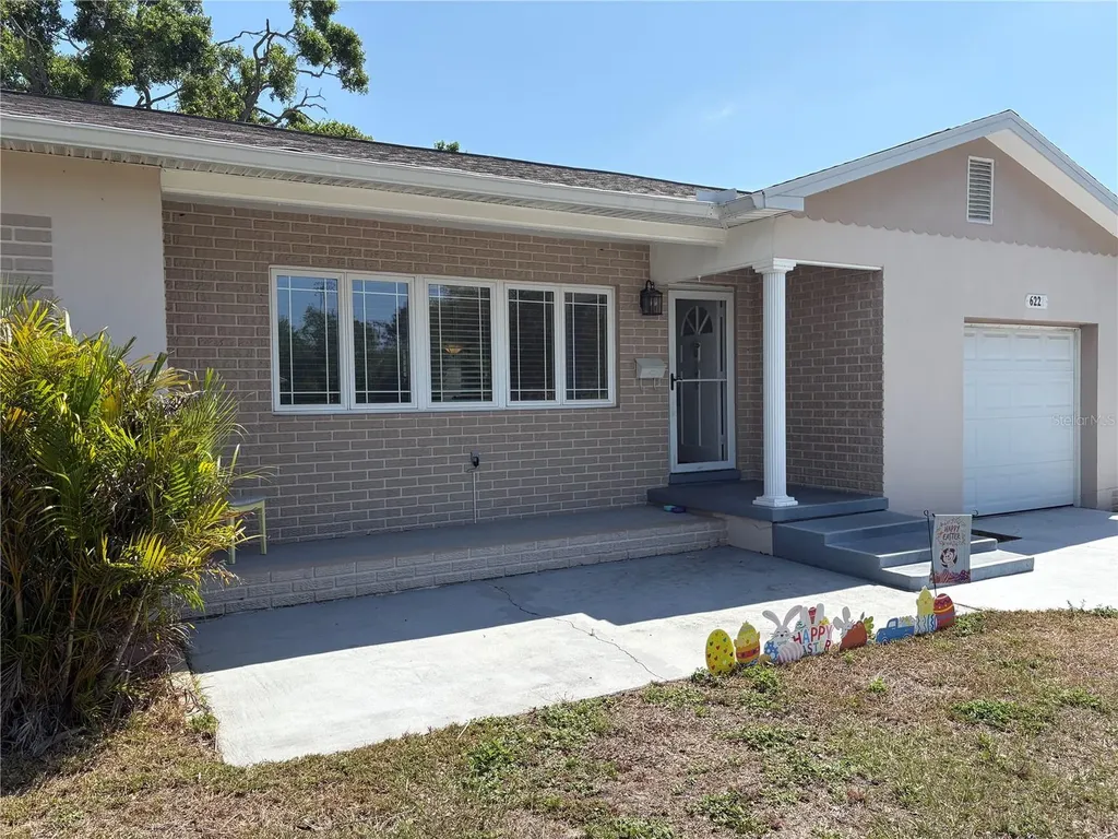 6221 13th Avenue N St Petersburg FL 33710