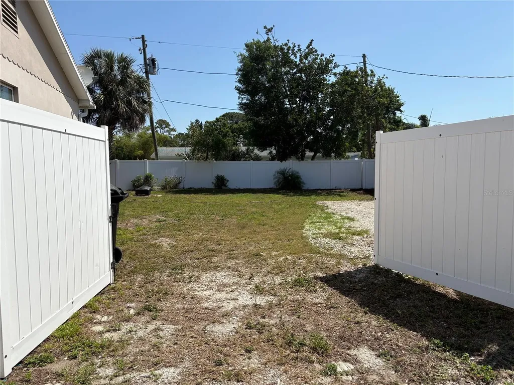 6221 13th Avenue N St Petersburg FL 33710