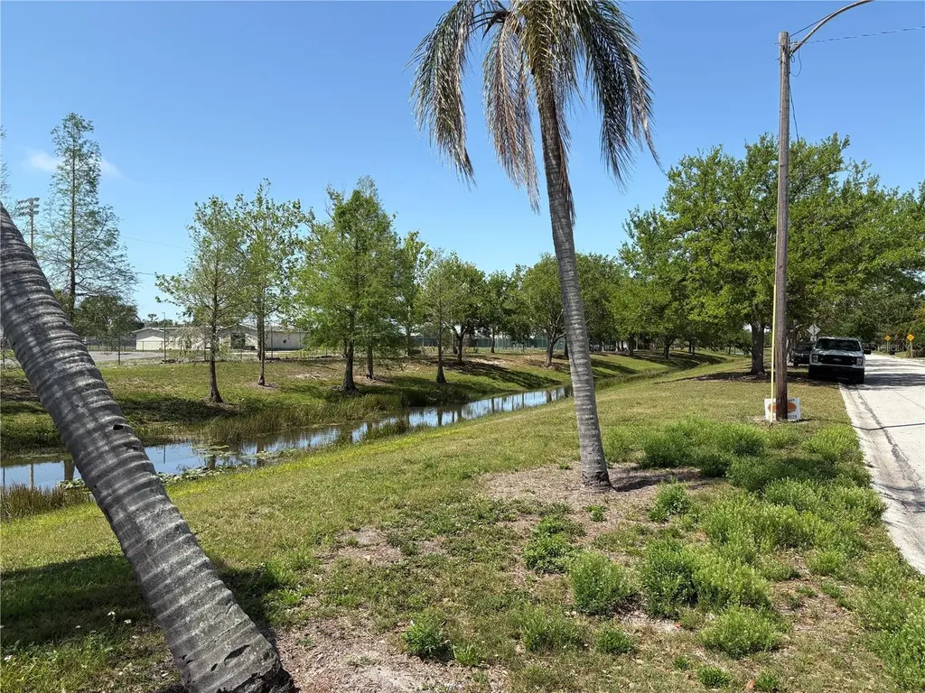6221 13th Avenue N St Petersburg FL 33710