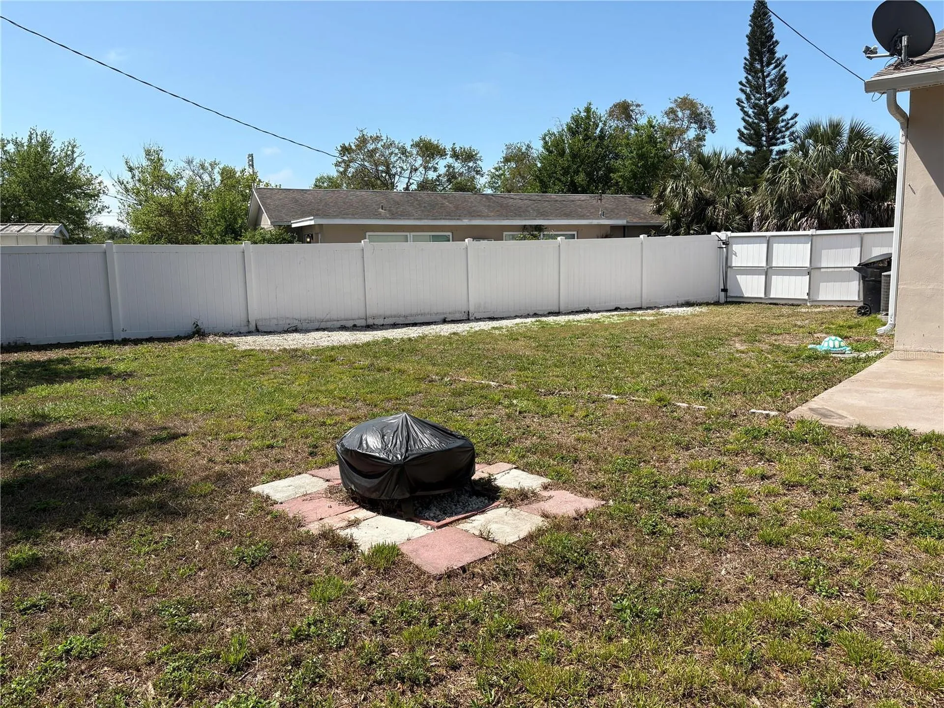 6221 13th Avenue N St Petersburg FL 33710