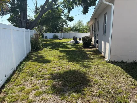 6221 13th Avenue N St Petersburg FL 33710