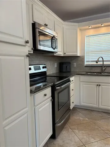 6221 13th Avenue N St Petersburg FL 33710