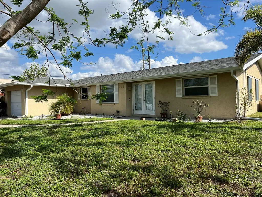 705 Crestview Circle NW Port Charlotte FL 33948