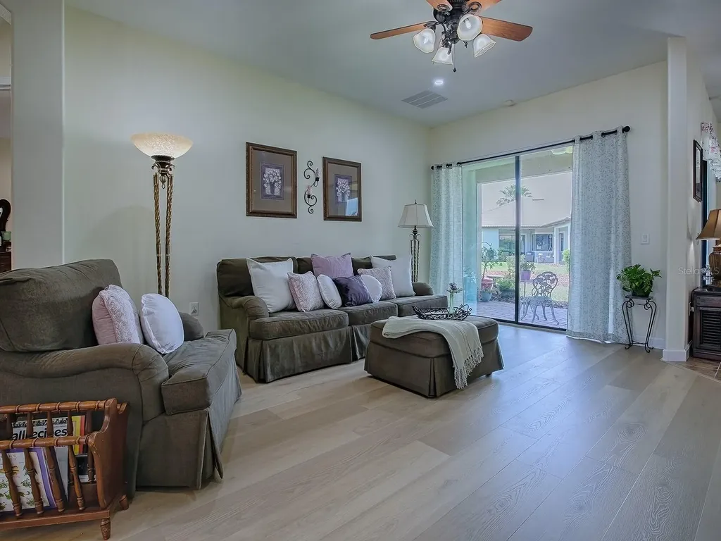 1408 Deuce Circle Davenport FL 33896