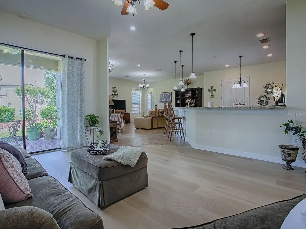 1408 Deuce Circle Davenport FL 33896