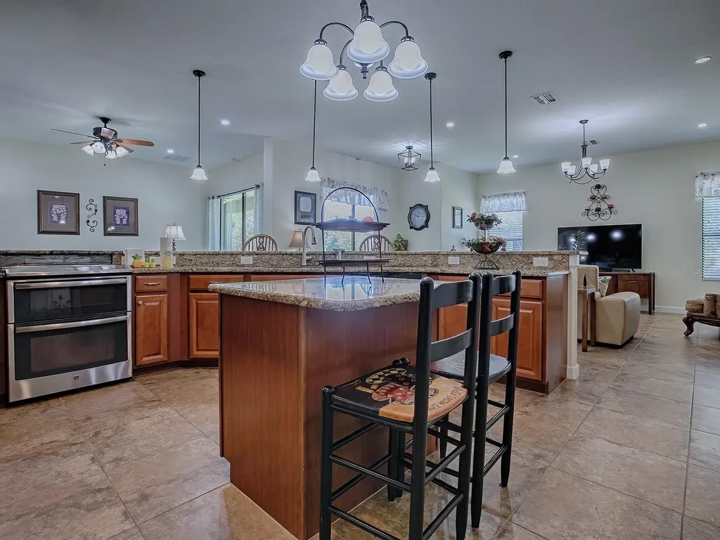 1408 Deuce Circle Davenport FL 33896